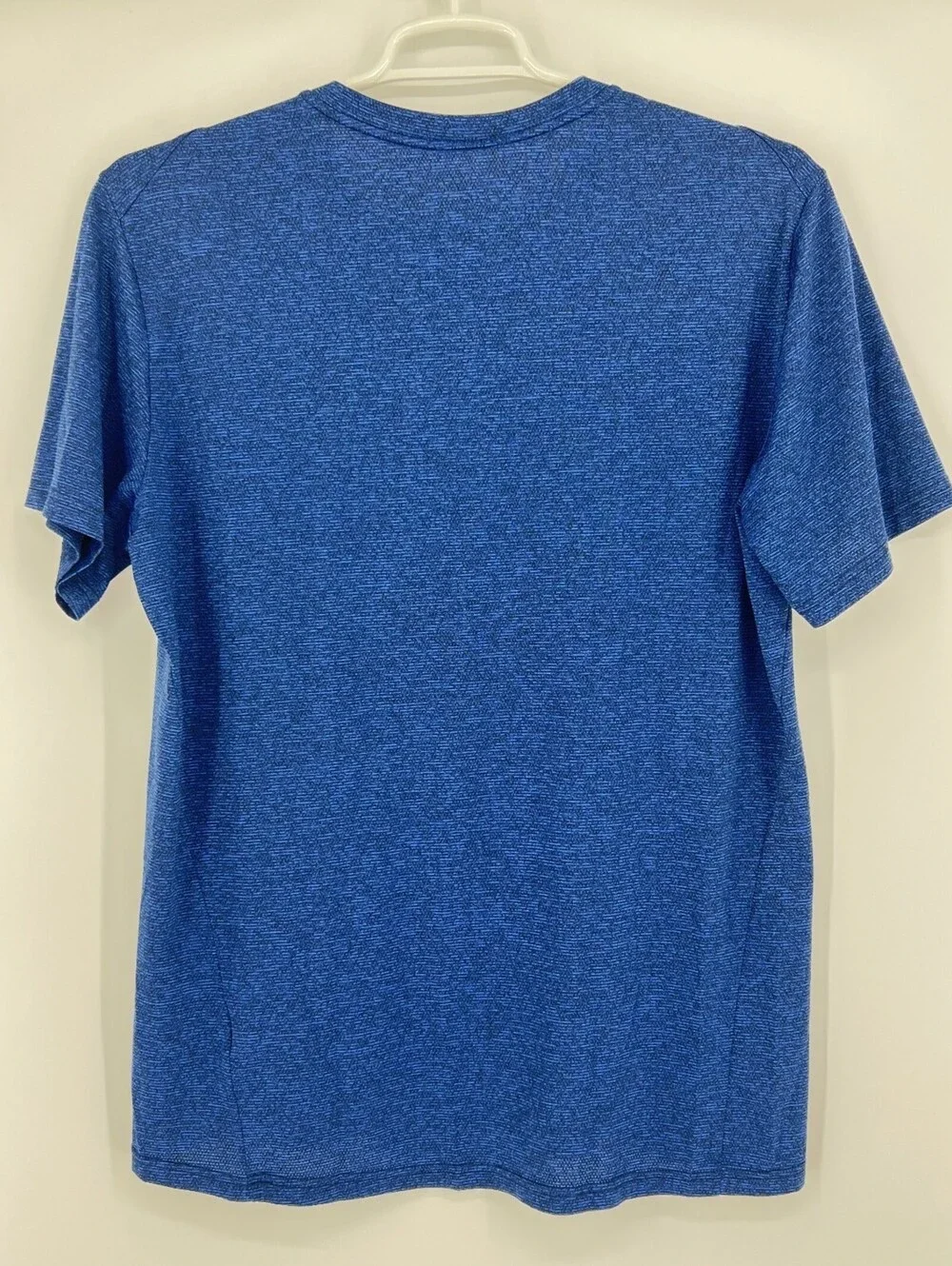 Nike t-shirt men's size L breathable moisture wicking Dri-FIT fabric (1-50
